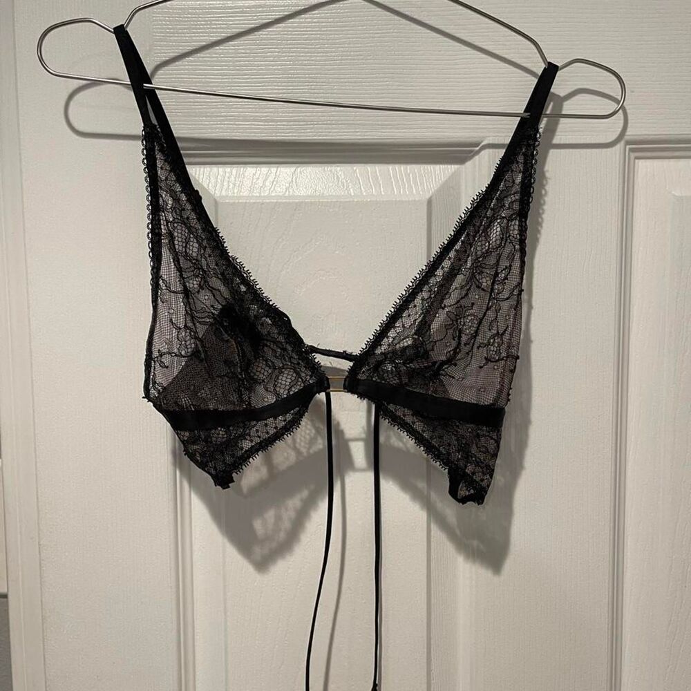 Victoria's SecretWomen's Black Bra - Picture 2 of 5